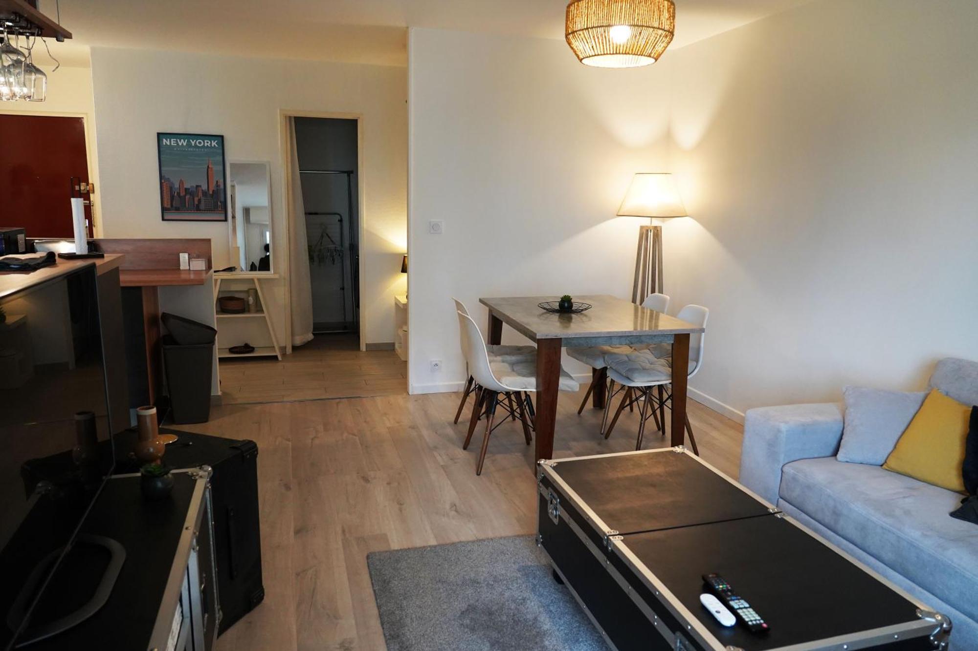 Apartmán Le Beau Hugo Mainvilliers  Exteriér fotografie